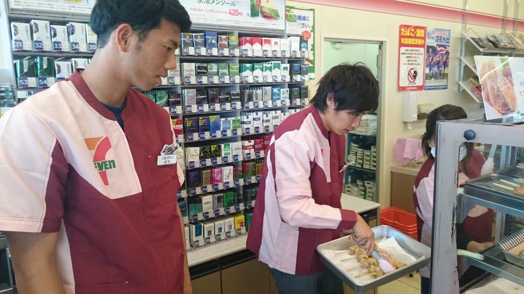 伊東純也 新人研修のコンビニ写真