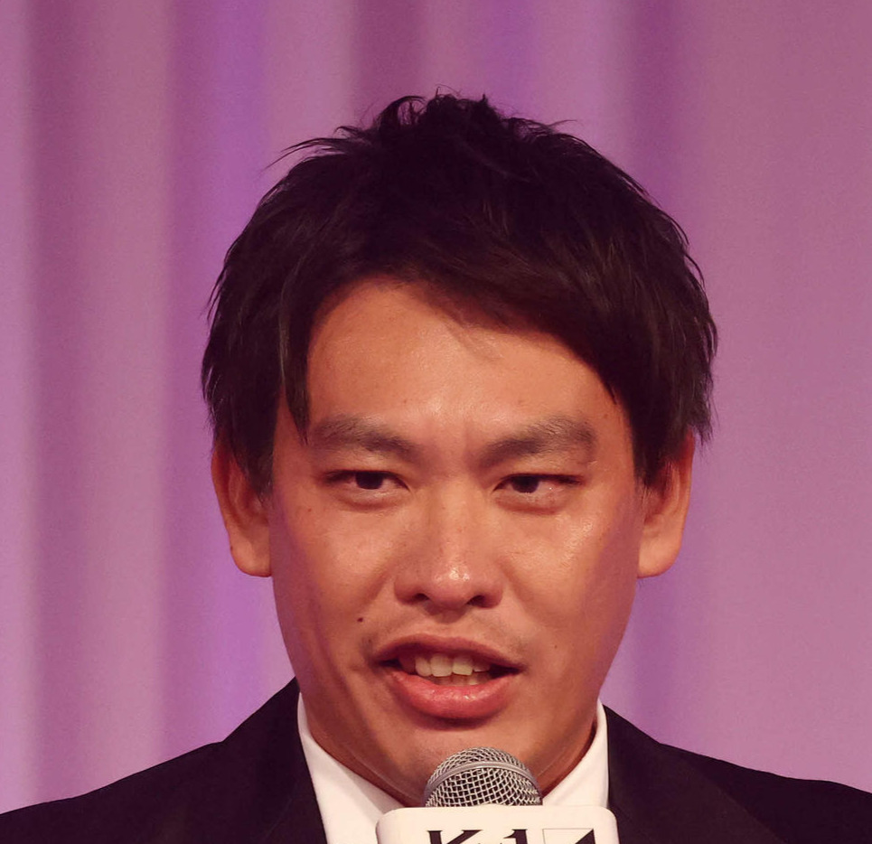 箕輪厚介氏